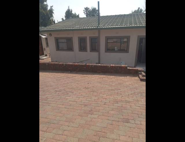 3 BEDROOM HOUSE FOR SALE IN BIRCH ACRES